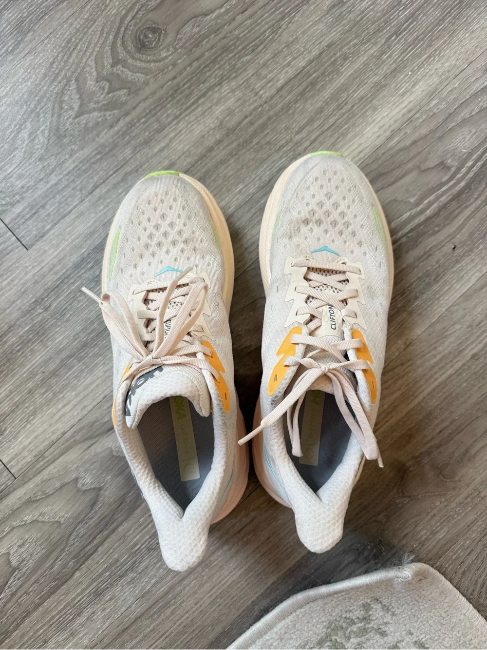 HOKA Clifton 9 Women's Vanilla Astral Running Shoes